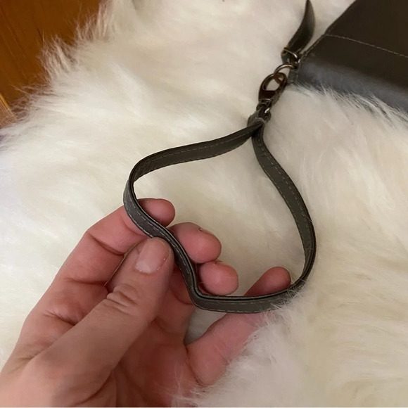 🛍️3/$30 Kenneth Cole women’s metallic wristlet wallet - Picture 5 of 13